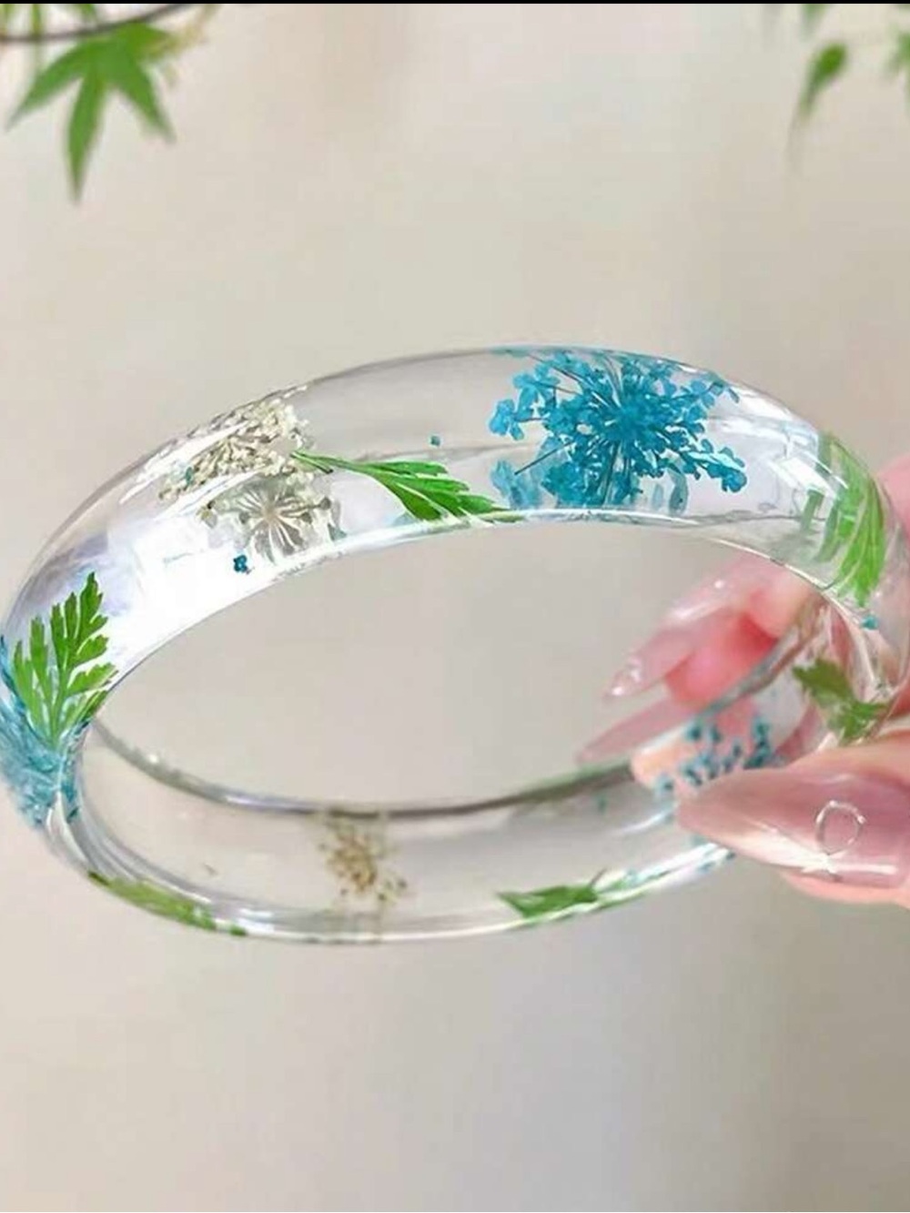 Elegant Minimalist Resin Transparent Bracelet With Dried Flowers